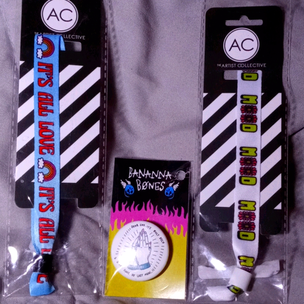 Bracelet+Pin Bundle